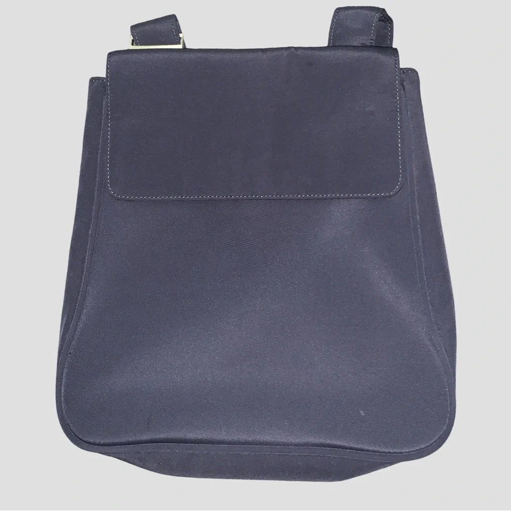 Samsonite Crossbody Travel tablet Nylon Bag Gray With Pockets And Magnetic Snap